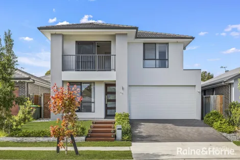 24 Gratwick St, Bradbury, NSW 2560