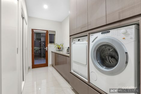 Property photo of 18 Toddington Avenue Williams Landing VIC 3027