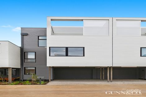 Property photo of 16 Tedesco Circuit Williamstown North VIC 3016