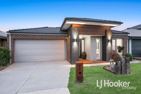 Property photo of 9 Fairywren Street Pakenham VIC 3810