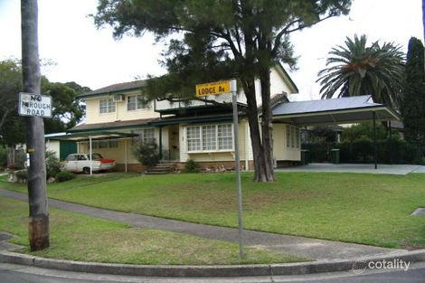 2 Lodge Ave, Old Toongabbie, NSW 2146