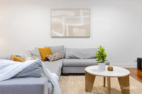 Property photo of 11 Knave Lane Innaloo WA 6018