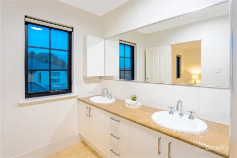 Property photo of 11 Knave Lane Innaloo WA 6018