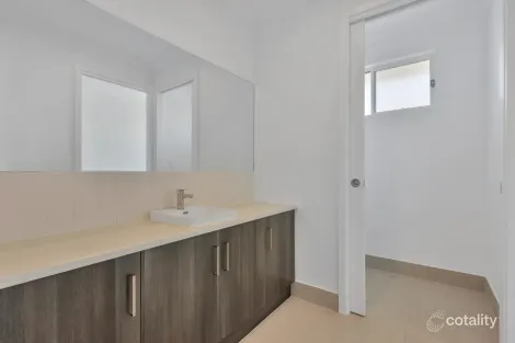 Property photo of 35 Noah Crescent Angle Vale SA 5117