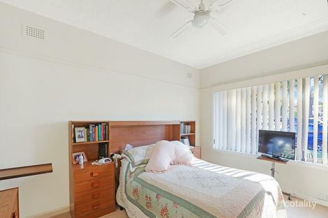 Property photo of 19 Clarendon Road Peakhurst NSW 2210