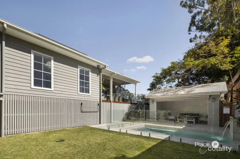 Property photo of 154 Bapaume Road Holland Park West QLD 4121