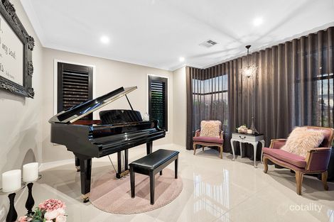 Property photo of 30 Strettle Crescent Cranbourne North VIC 3977