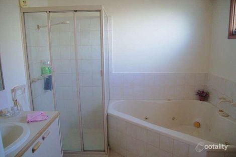 Property photo of 15 Lobelia Court Cranbourne North VIC 3977