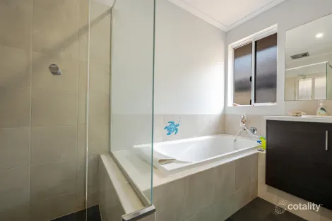 Property photo of 31 Reef Boulevard Drummond Cove WA 6532