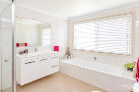 Property photo of 18 Barrellier Close Raymond Terrace NSW 2324