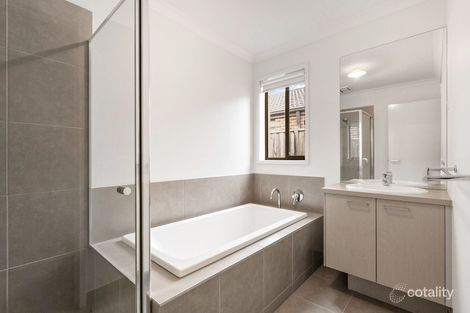 Property photo of 7 Salerno Crescent Doreen VIC 3754