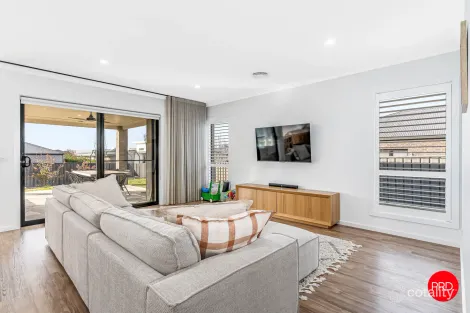 Property photo of 9 Galactic Avenue Strathfieldsaye VIC 3551