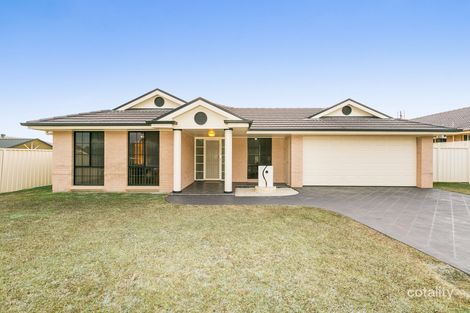 19 Ashton Dr, Heddon Greta, NSW 2321