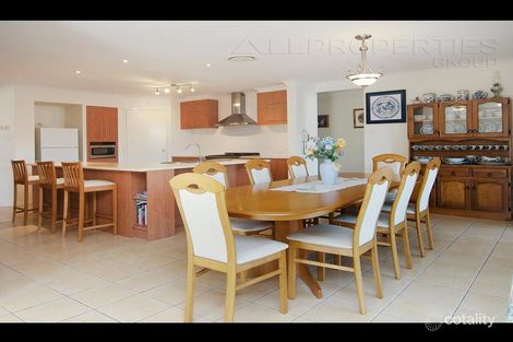 Property photo of 39 Lamberth Road East Heritage Park QLD 4118