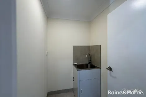 Property photo of 3 Collis Place Minto NSW 2566
