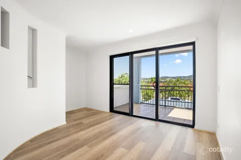 Property photo of 1/23 Peppertree Circuit Robina QLD 4226