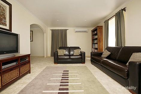 Property photo of 9 Rutledge Place Wanniassa ACT 2903