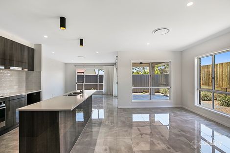 Property photo of 2/180 Spring Street Middle Ridge QLD 4350