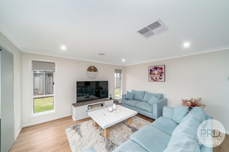 Property photo of 79 Jumbuck Drive Gobbagombalin NSW 2650