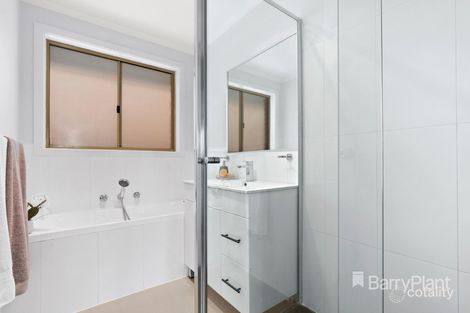 Property photo of 189 Roycroft Avenue Mill Park VIC 3082