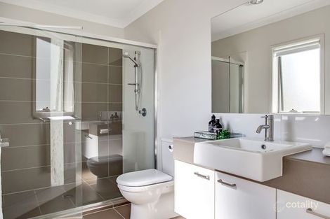 Property photo of 20 Emily Way Varsity Lakes QLD 4227