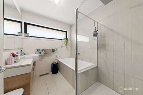 Property photo of 16 Tara Drive Frankston VIC 3199