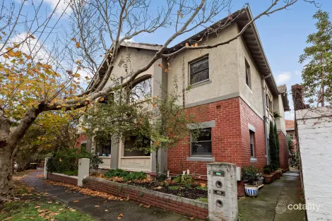 1/10 Tiuna Gr, Elwood, VIC 3184