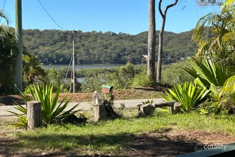 11 Leichhardt Tce, Russell Island, QLD 4184