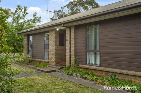 Property photo of 26 Stuart Drive Woodend VIC 3442