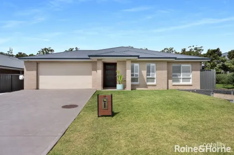 Property photo of 11 Silvereye Close South Nowra NSW 2541