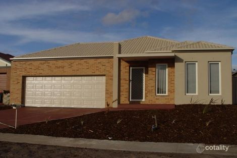 24 Glen Drouitt Dr, Caroline Springs, VIC 3023