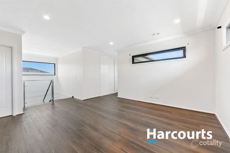 Property photo of 18 Warmbrunn Crescent Berwick VIC 3806