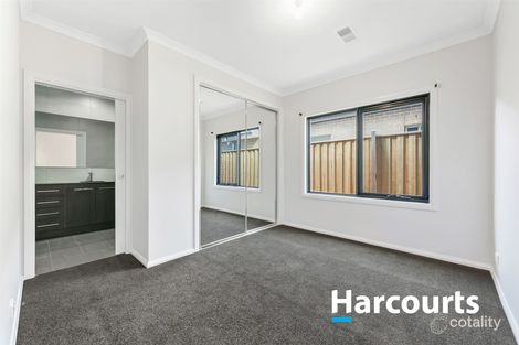 Property photo of 18 Warmbrunn Crescent Berwick VIC 3806