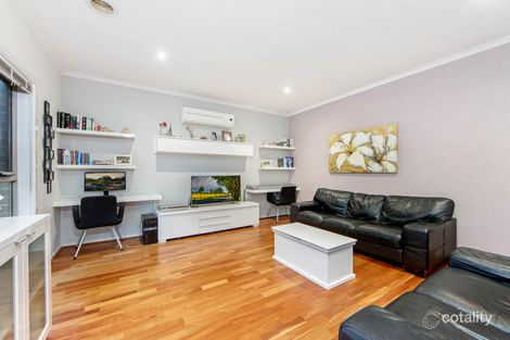 Property photo of 40 Mount Way Caroline Springs VIC 3023