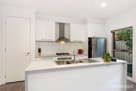 Property photo of 40 Mount Way Caroline Springs VIC 3023