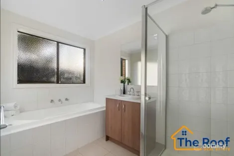 Property photo of 48 Lone Pine Square Bacchus Marsh VIC 3340