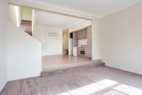 Property photo of 2/18 Comet Street Long Gully VIC 3550