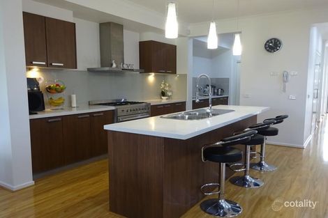 Property photo of 8 Crewe Lane Craigieburn VIC 3064