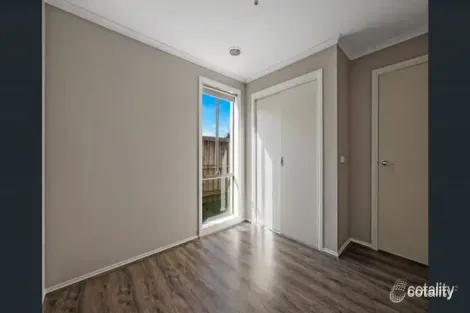 Property photo of 55 Fallingwater Drive Pakenham VIC 3810