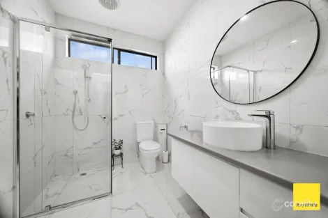 Property photo of 2/12 Sparrowhawk Road Long Gully VIC 3550