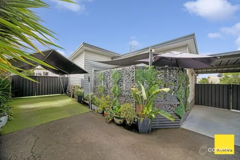 Property photo of 2/12 Sparrowhawk Road Long Gully VIC 3550