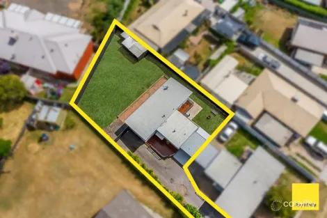 Property photo of 2/12 Sparrowhawk Road Long Gully VIC 3550