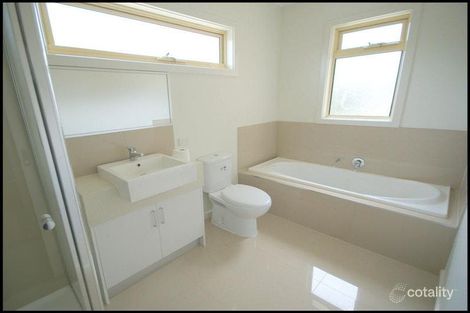 Property photo of 3/9 Templewood Crescent Avondale Heights VIC 3034
