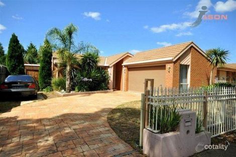Property photo of 15 Yarcombe Crescent Craigieburn VIC 3064