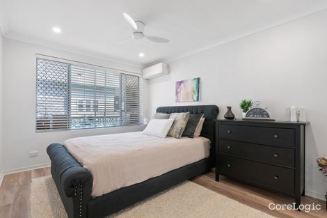 Property photo of 3/22 Wooloowin Avenue Wooloowin QLD 4030