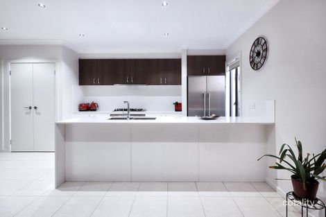 Property photo of 16 Gossamer Way Mickleham VIC 3064