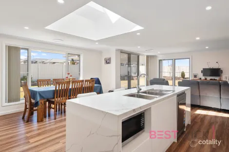 Property photo of 1 Lyon Close Kelso NSW 2795