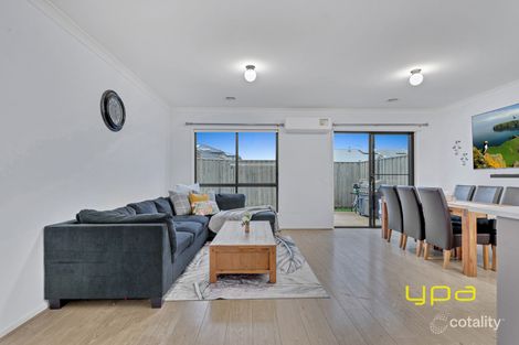 Property photo of 97 Strathlea Drive Cranbourne West VIC 3977