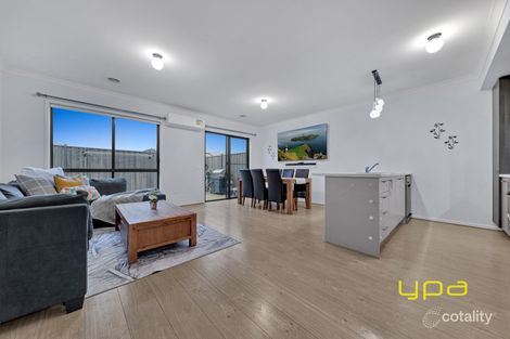 97 Strathlea Dr, Cranbourne West, VIC 3977