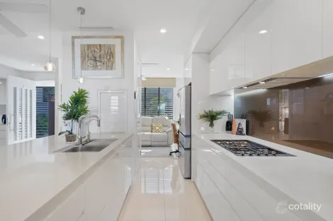 Property photo of 2G Osbourne Street Scarborough QLD 4020